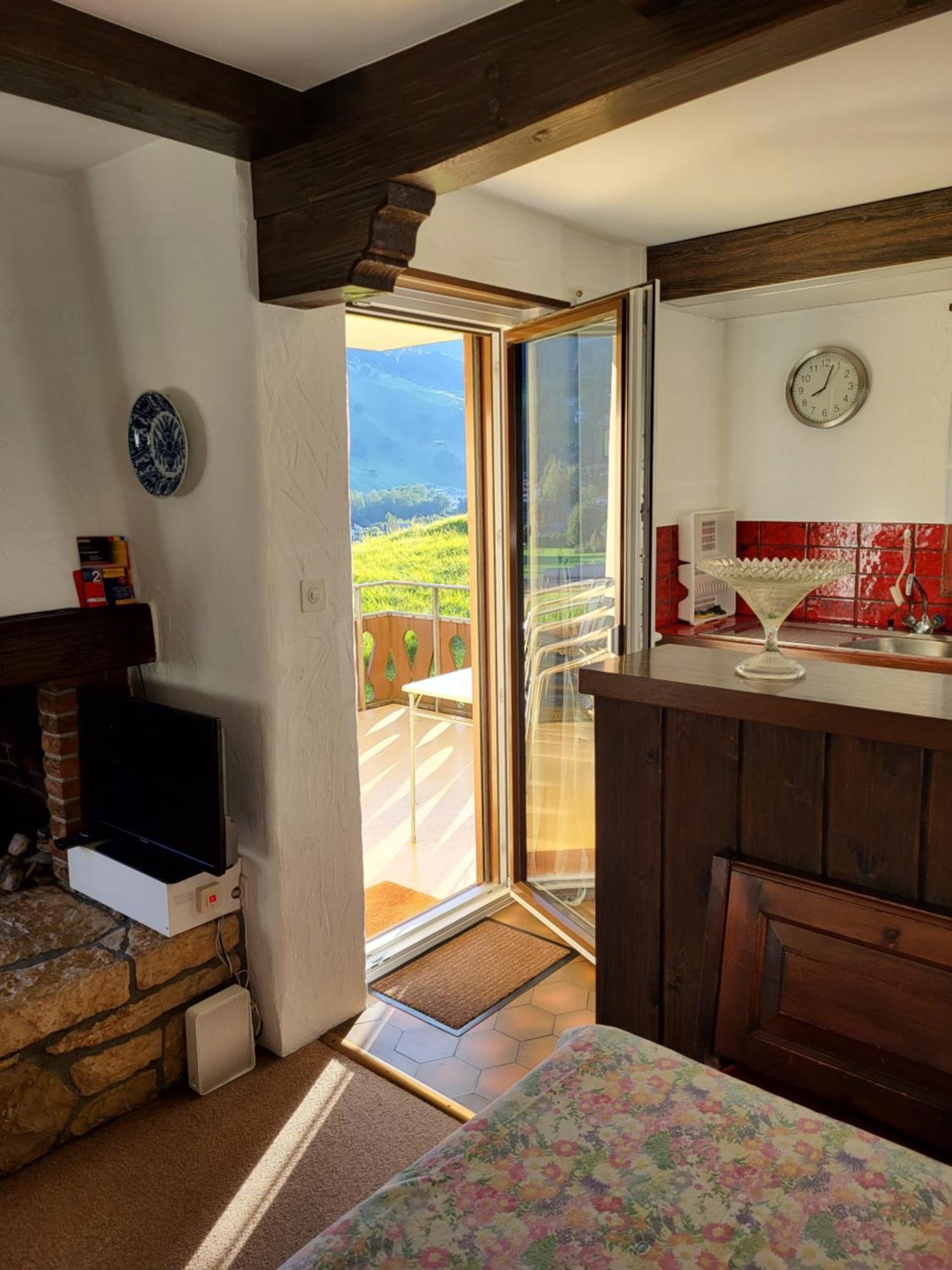 Appartement In Hus Signal Met Prachtig Uitzicht Op De Bergen Klosters Esterno foto