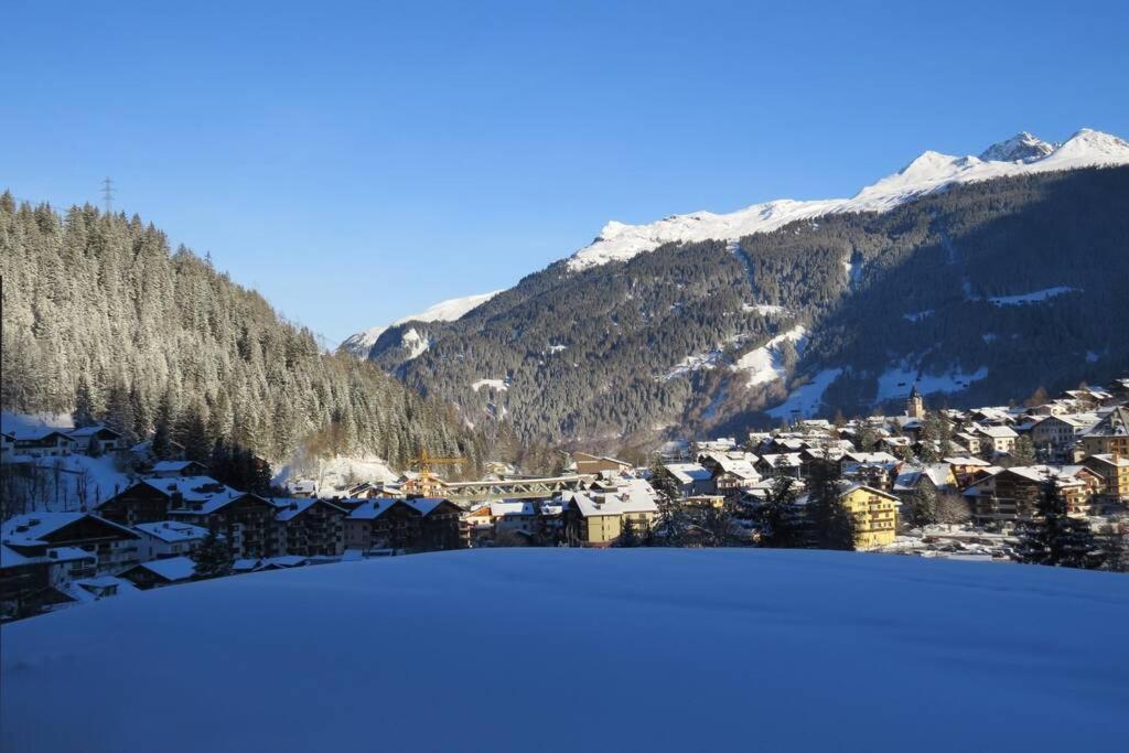 Appartement In Hus Signal Met Prachtig Uitzicht Op De Bergen Klosters Esterno foto